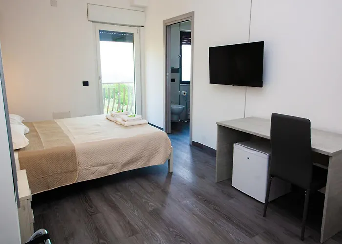 לינה וארוחת בוקר Famiglia Catizone 3*